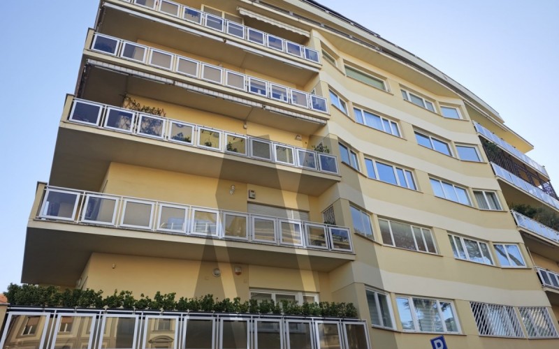 Via Porro Nuda Proprietà 89 anni 131 mq con terrazzo