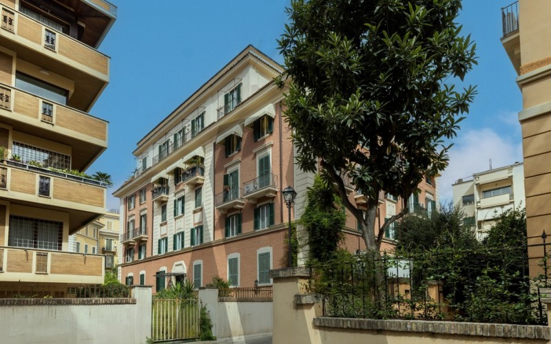 Liegi 247 mq con giardino carrabile
