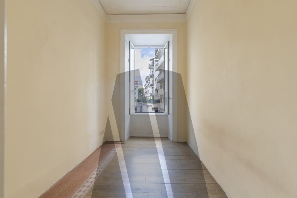 Liegi 247 mq con giardino carrabile