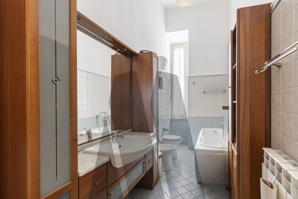 Liegi 247 mq con giardino carrabile