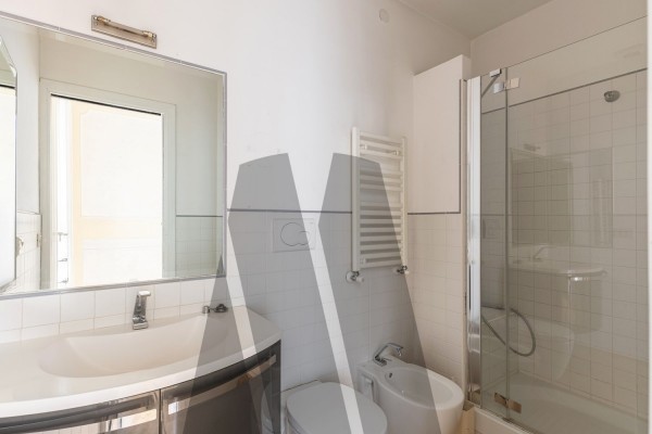 Liegi 247 mq con giardino carrabile