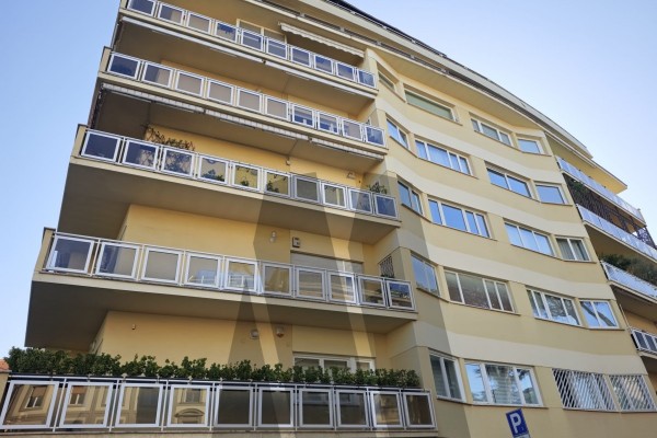 Via Porro Nuda Proprietà 89 anni 131 mq con terrazzo